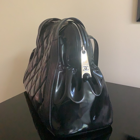 AUTH Chanel Matelasse black patent  quilted tote bag - Picture 2 of 11